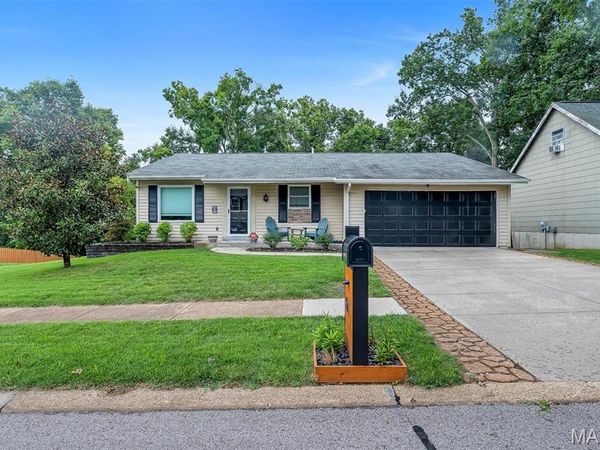 6 Fawn Meadows Drive, Eureka, MO 63025
