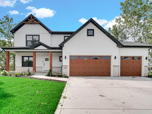 702 Ketill Court, Crown Point, IN 46307