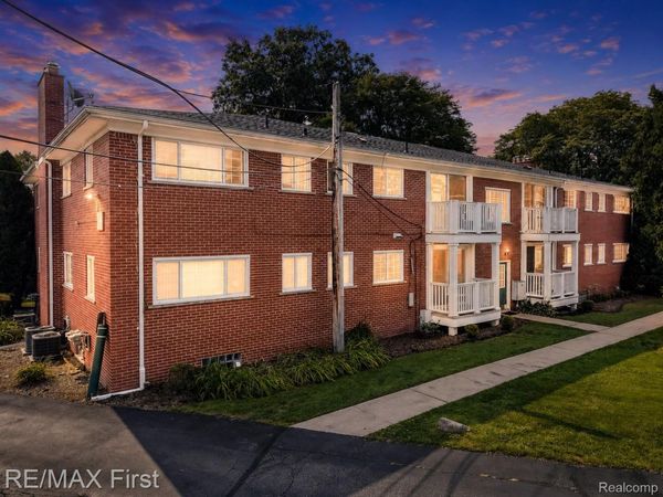 475 N Eton Street, Unit C2, Birmingham, Mi 48009
