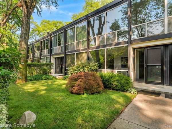 1345 Joliet Place, Detroit, Mi 48207