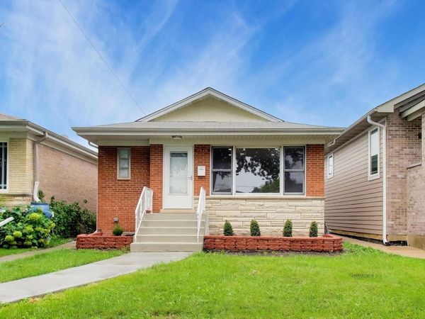 7528 W Winnemac Avenue , Harwood Heights, IL 60706