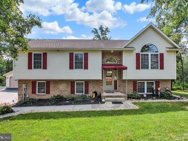 175 LEEDY ROAD, SPRING GROVE, PA 17362