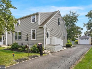 105 LOLLER ROAD, HATBORO, PA 19040