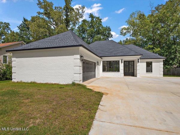 304 Millcreek Drive, Brandon, MS 39047
