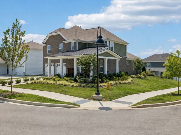 700 Tischer Dr , Hendersonville, TN 37075