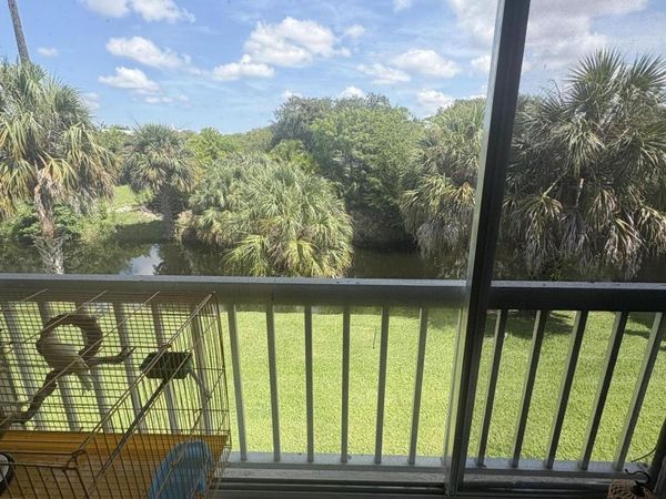 10107 TWIN LAKES Drive, Unit 24-O, Coral Springs, FL 33071