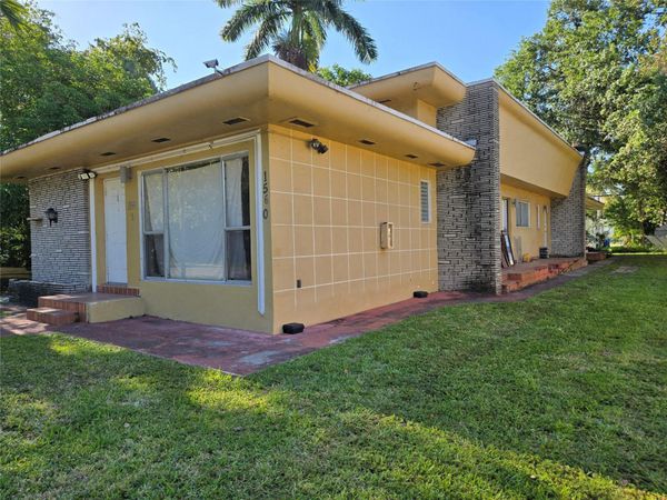 1560 NE 111TH Street, Unit 2, Miami, FL 33161