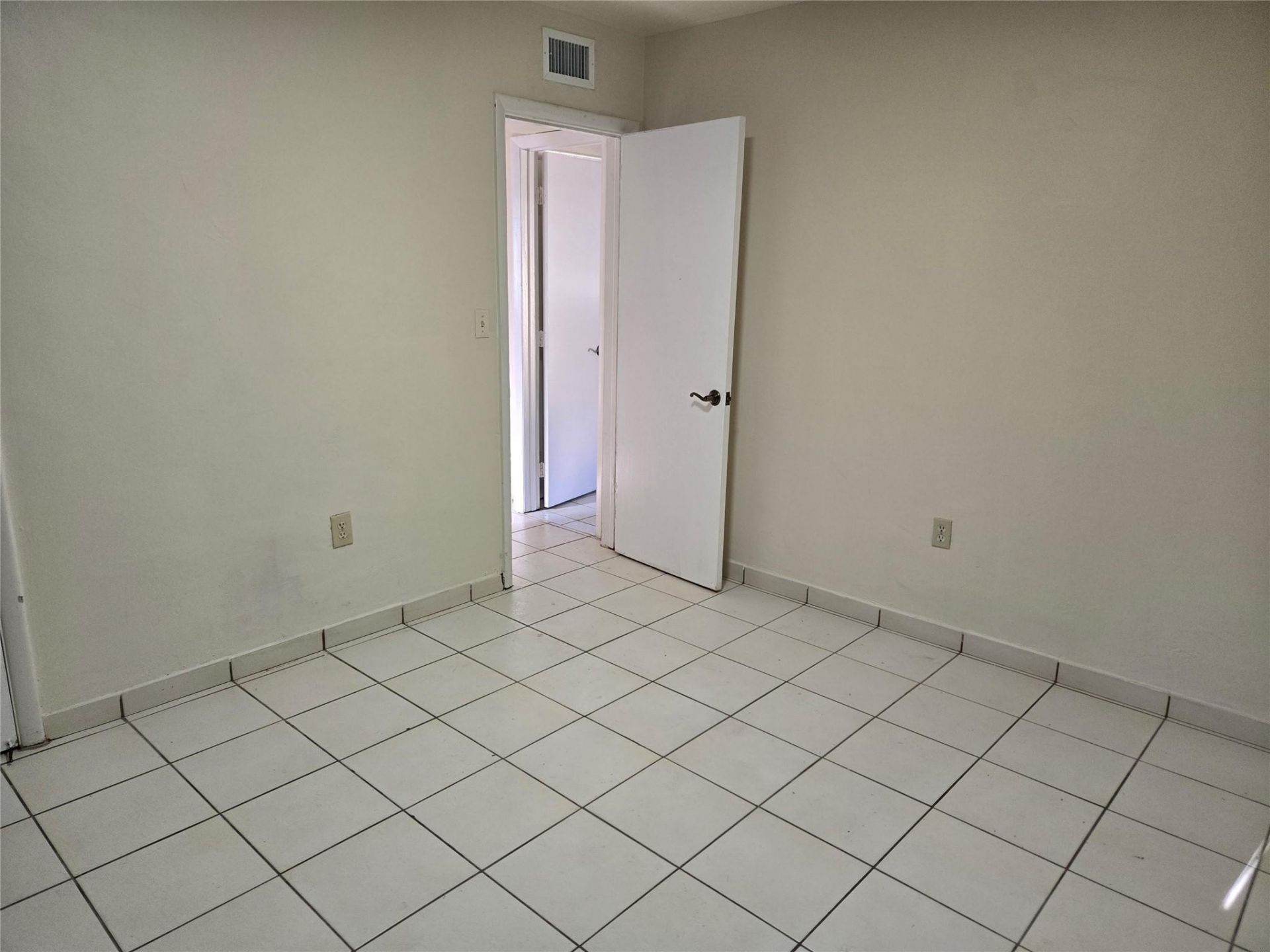 1560 NE 111th Street, Unit 2, Miami, FL 33161 Photo