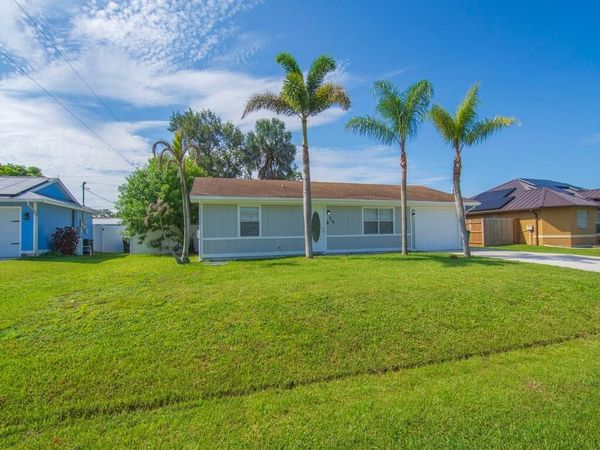 819 SW Amethist Terrace, Port St. Lucie, FL 34953