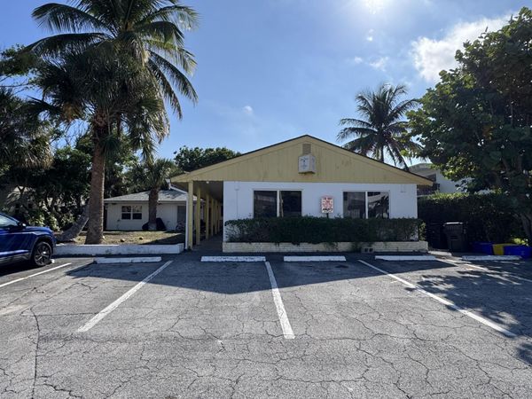 110 Cascade Lane, Unit 2, West Palm Beach, FL 33404