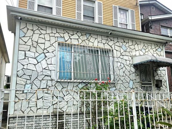 105 Hale Avenue , Brooklyn, NY 11208
