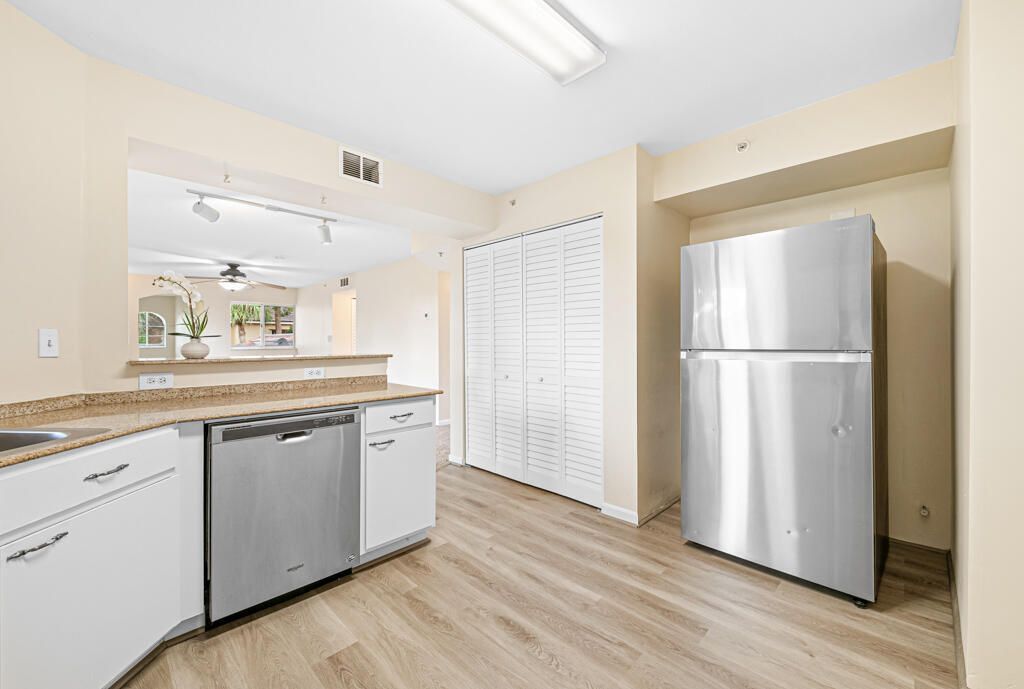 900 Scotia Drive, Unit 206, Hypoluxo, FL 33462 Photo