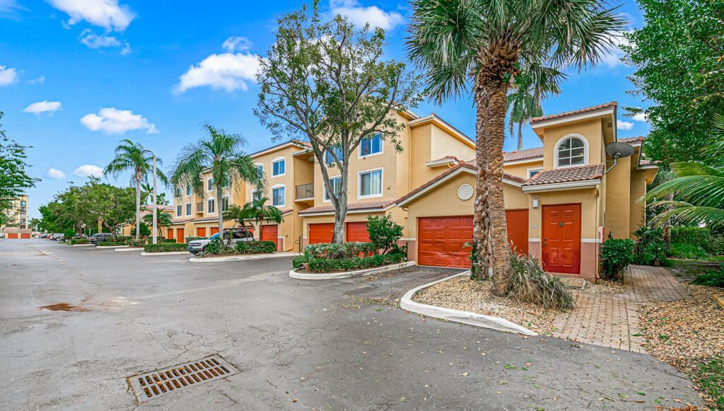 900 Scotia Drive, Unit 206, Hypoluxo, FL 33462 Photo