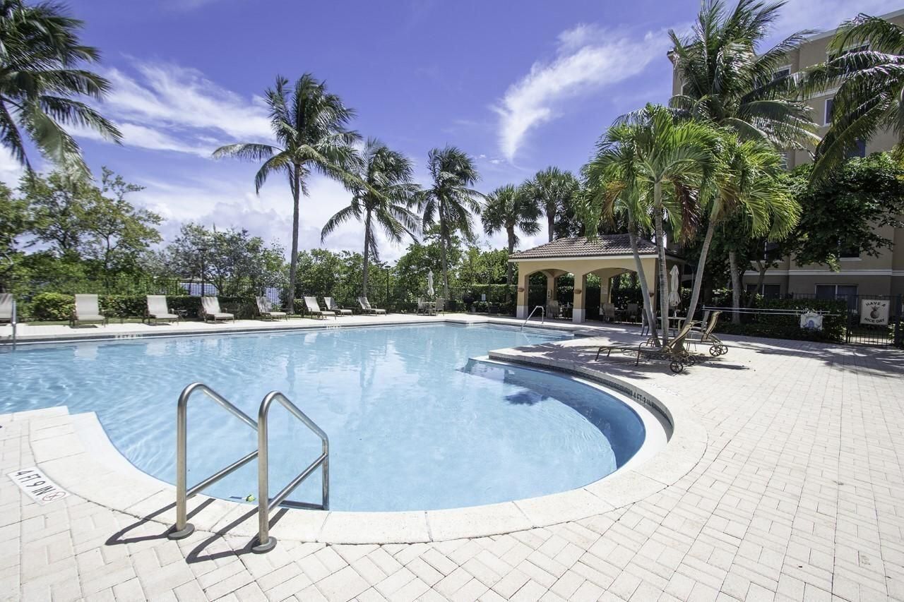 900 Scotia Drive, Unit 206, Hypoluxo, FL 33462 Photo