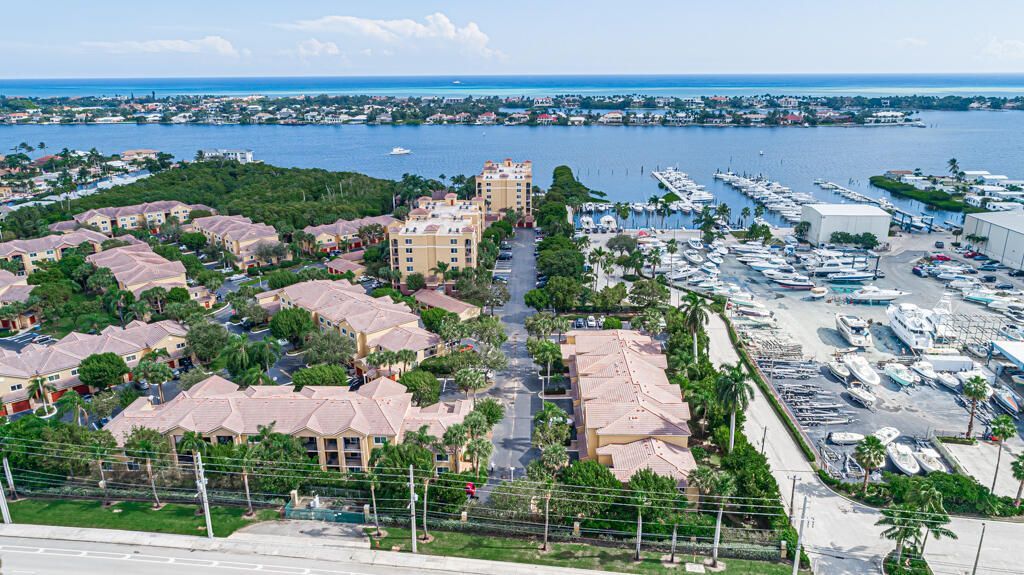 900 Scotia Drive, Unit 206, Hypoluxo, FL 33462 Photo