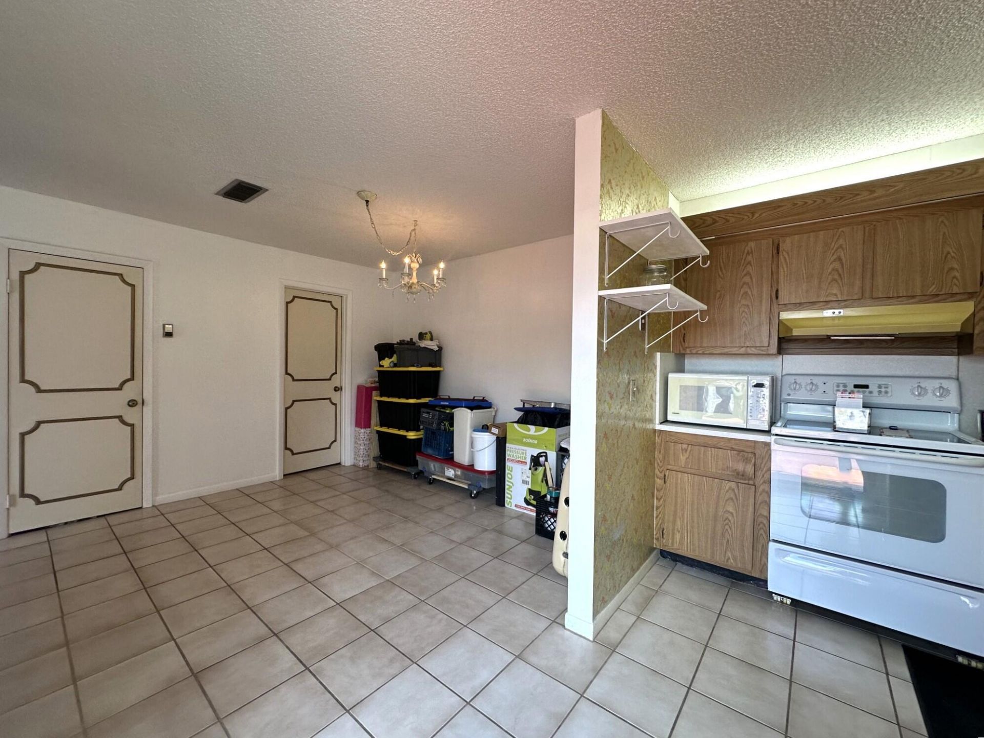 17 Lake Arbor Drive, Palm Springs, FL 33461 Photo