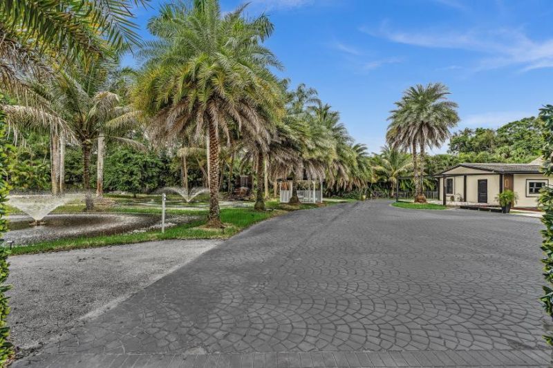 10831 SW 51st Court, Davie, FL 33328 Photo