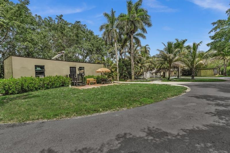 10831 SW 51st Court, Davie, FL 33328 Photo