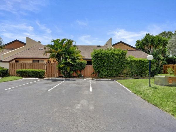 3810 NW 77TH Avenue, Davie, FL 33024