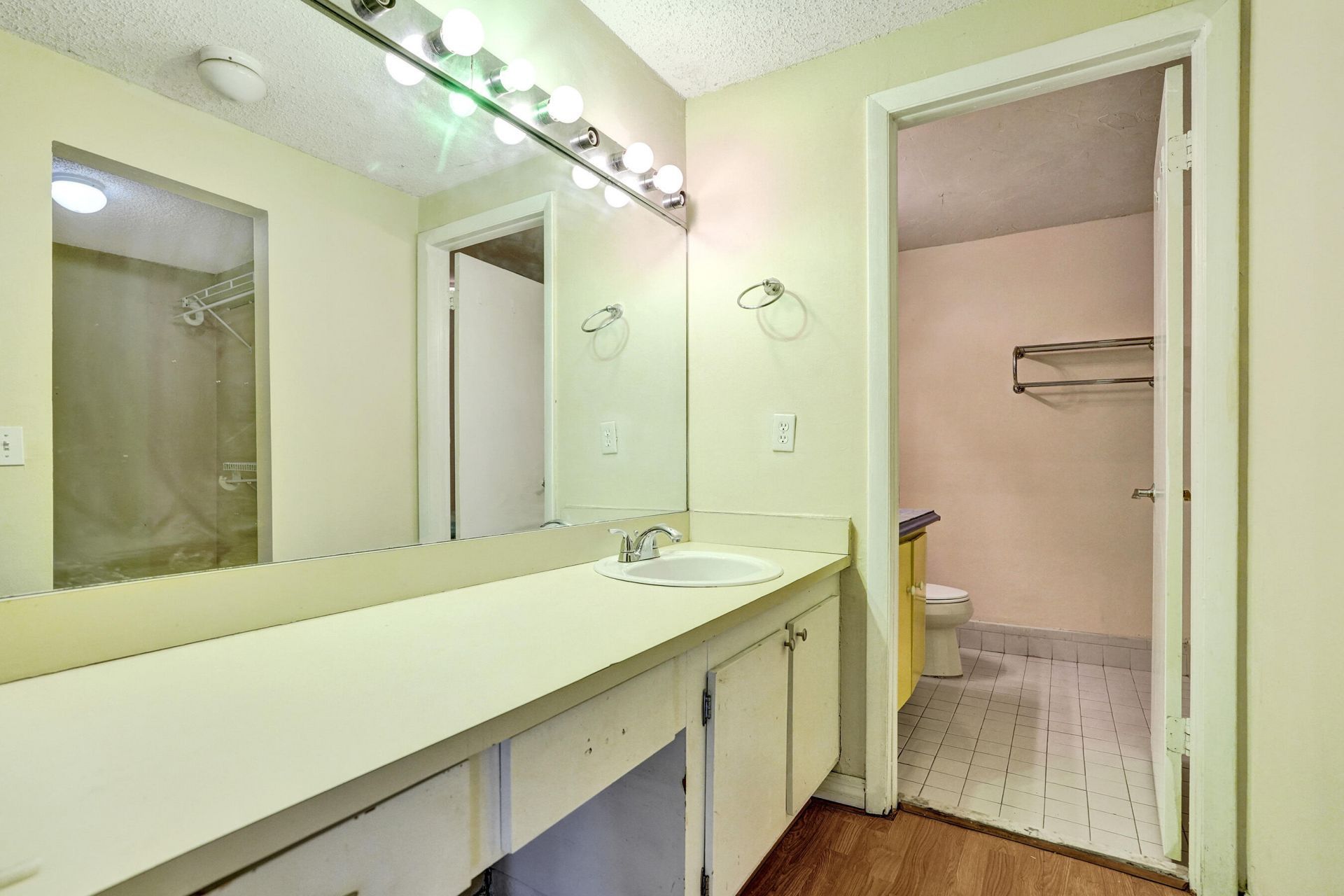 3810 NW 77th Avenue, Davie, FL 33024 Photo