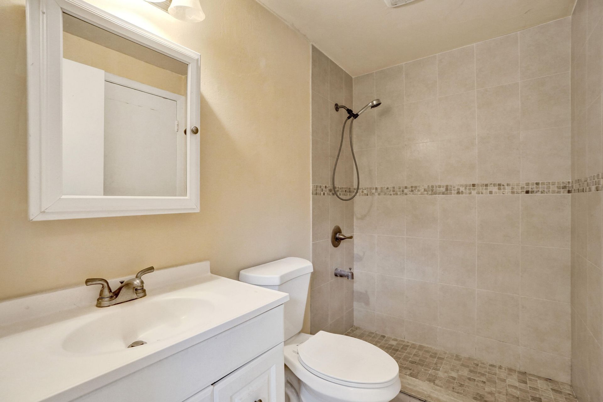 3810 NW 77th Avenue, Davie, FL 33024 Photo