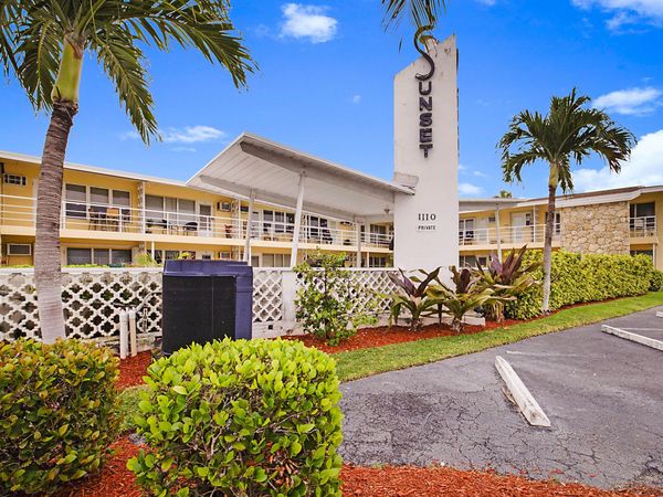 1110 N Riverside Drive, Unit 12, Pompano Beach, FL 33062