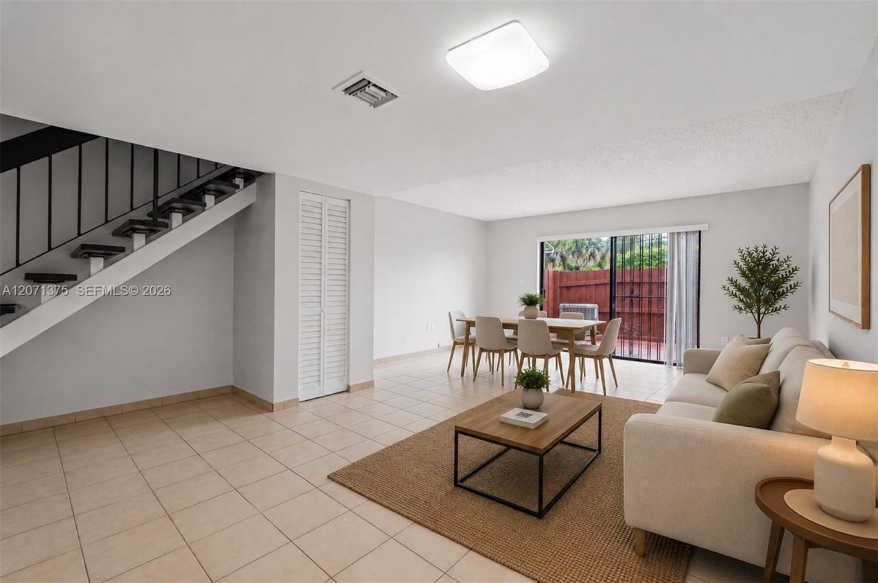 319 NW 109th Ave , Unit 3B, Miami, FL 33172 Photo
