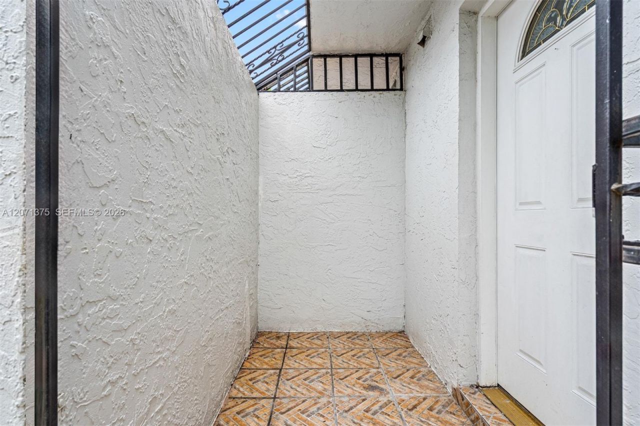 319 NW 109th Ave , Unit 3B, Miami, FL 33172 Photo