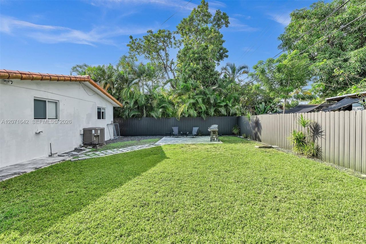 801 NE 81st St , Miami, FL 33138 Photo