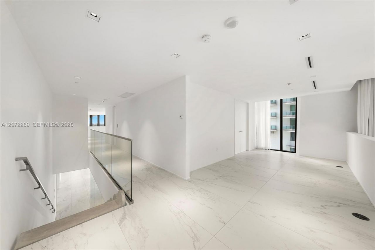 1000 Biscayne Blvd, Unit Town House, Miami, FL 33132 Photo