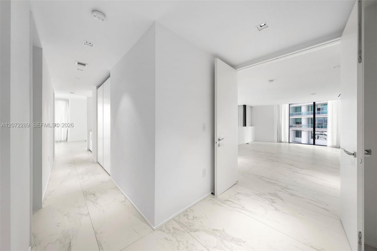 1000 Biscayne Blvd, Unit Town House, Miami, FL 33132 Photo