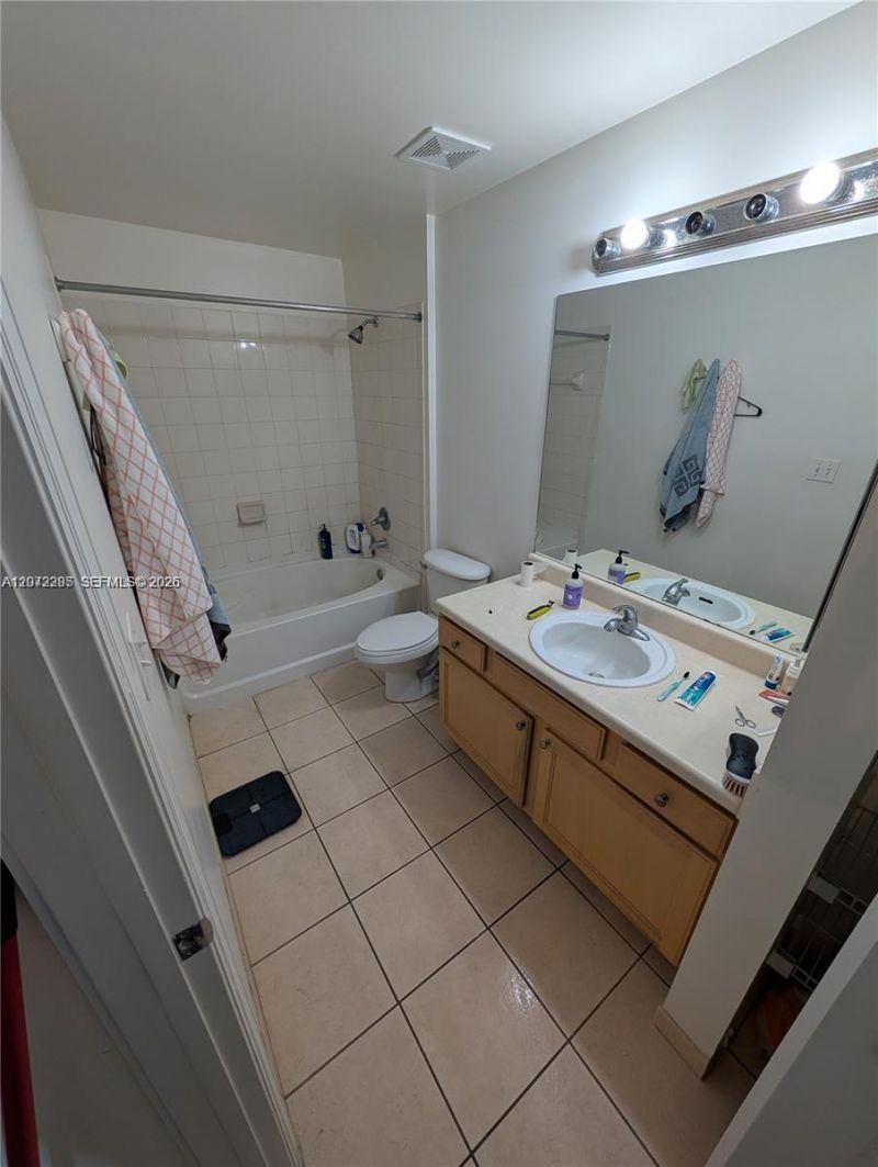 6001 SW 70th St, Unit 620, South Miami, FL 33143 Photo