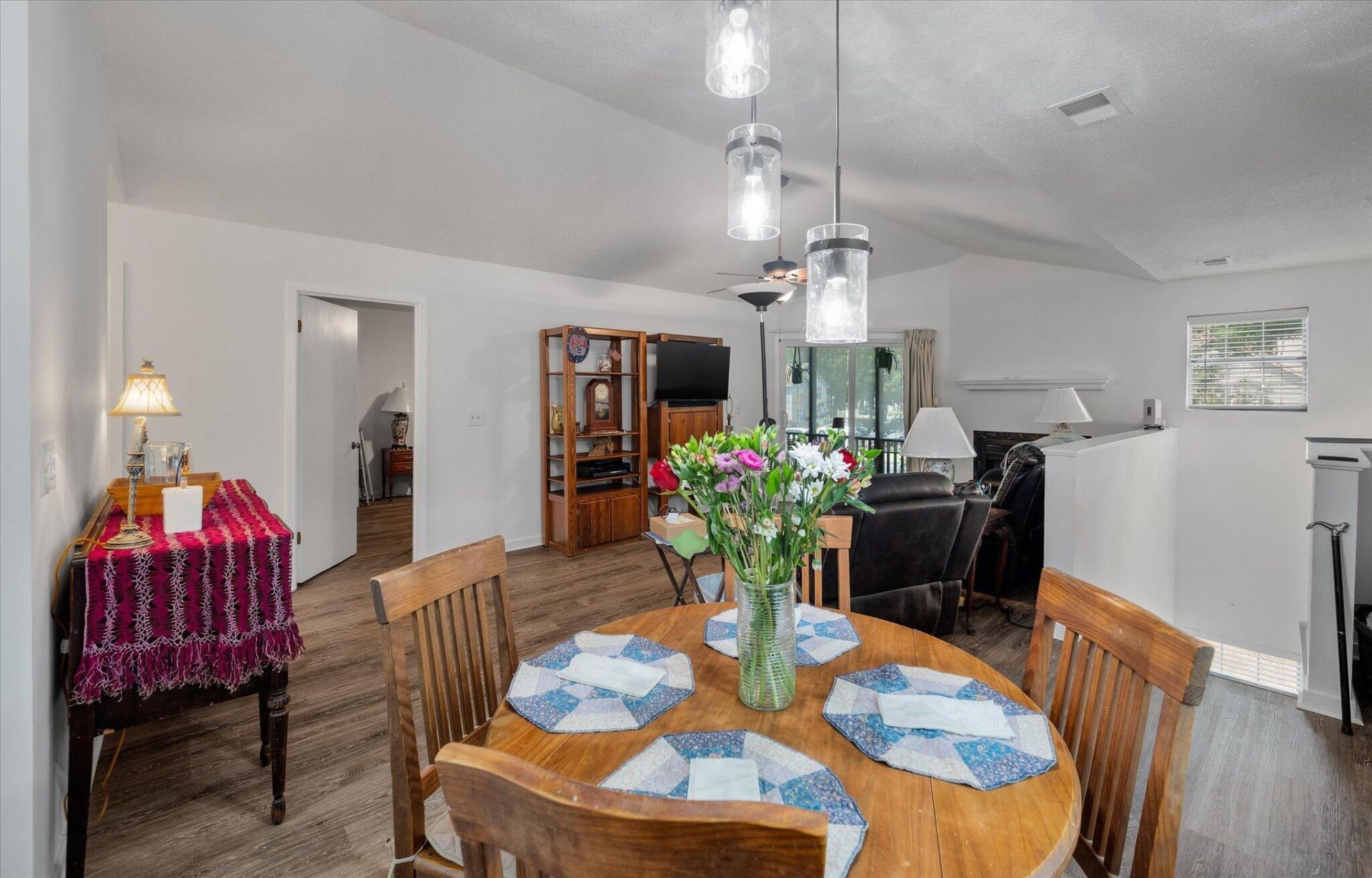 7935 Edgebrook Circle Photo 5