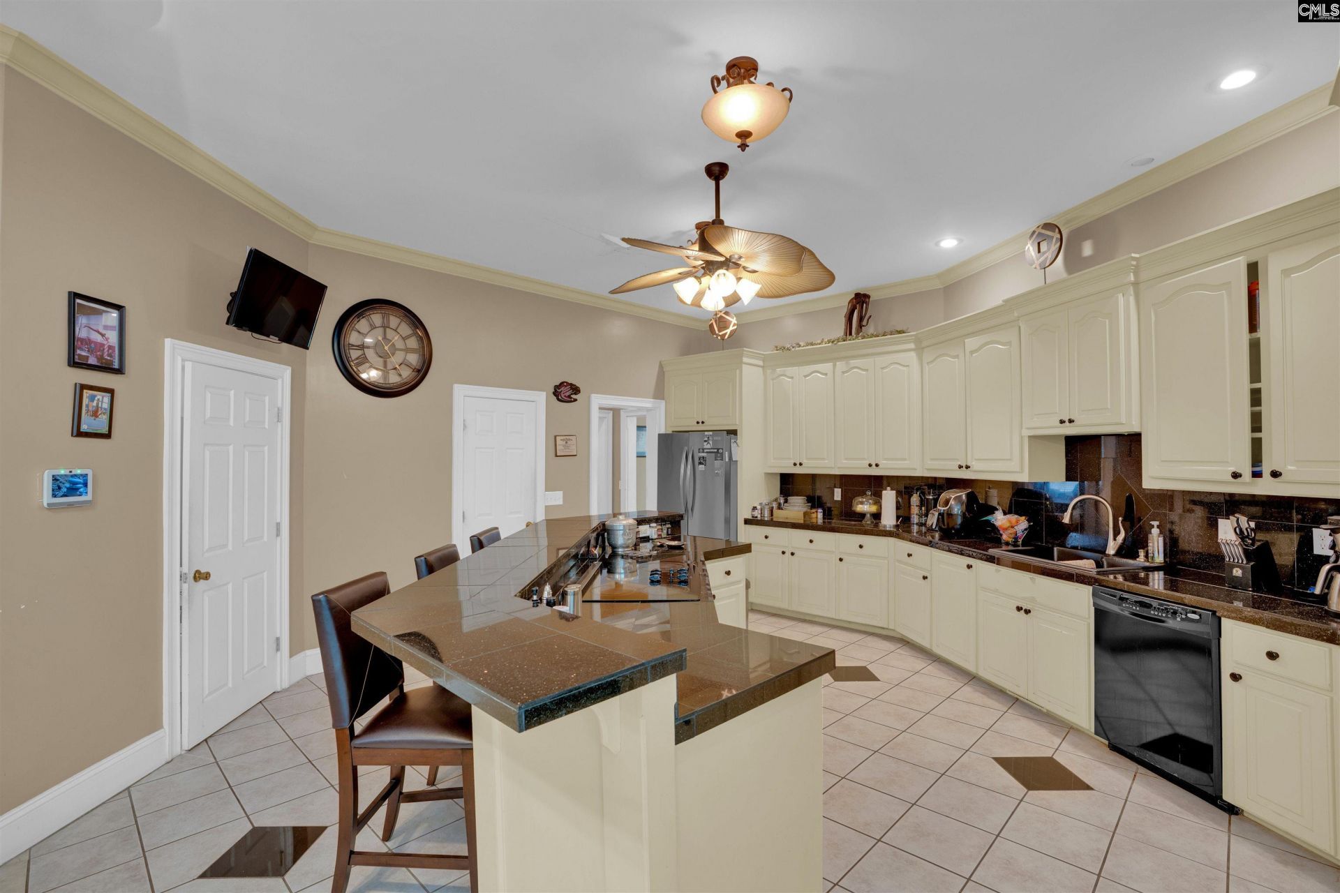 333 Nina Lee Drive  Photo 12