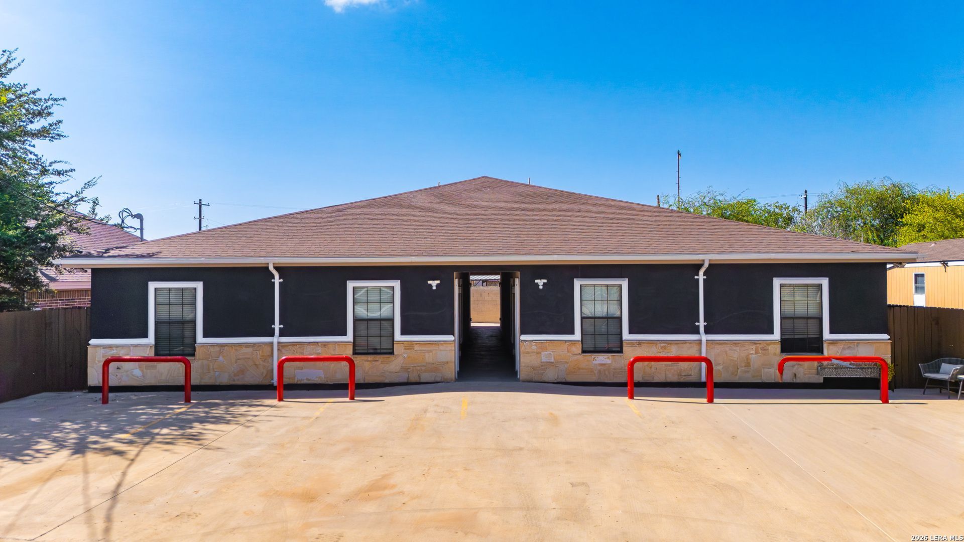 1016 Ritchie Rd, Eagle Pass, TX 78852 Main Photo