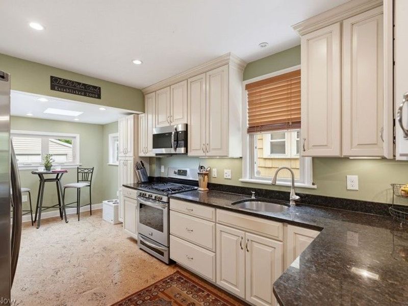 2241 Maplewood Road , Cleveland Heights, OH 44118 Photo 16