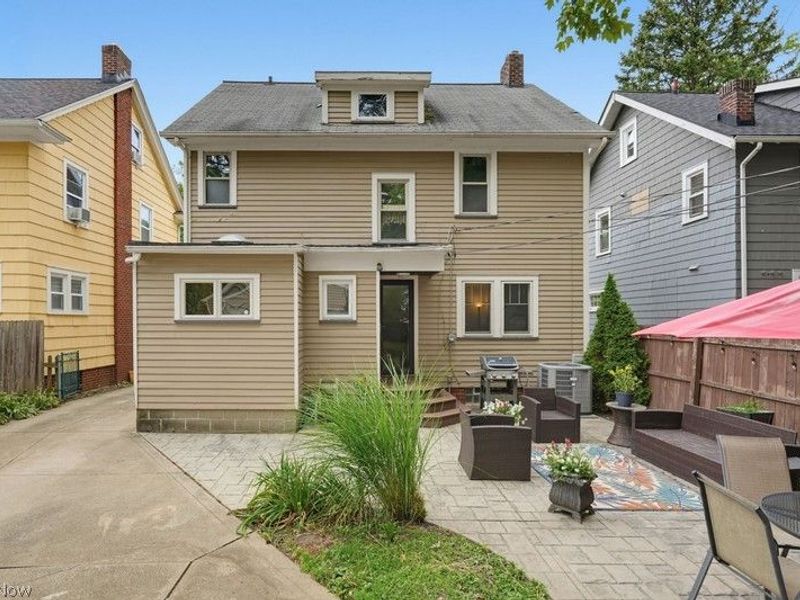 2241 Maplewood Road , Cleveland Heights, OH 44118 Photo 6
