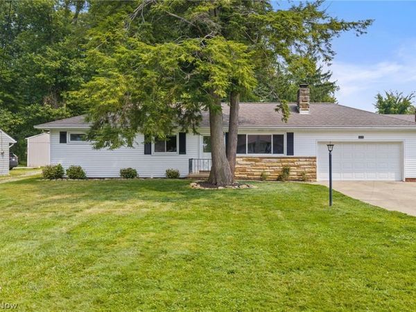 5839 Lake Road , Mentor on the Lake, OH 44060