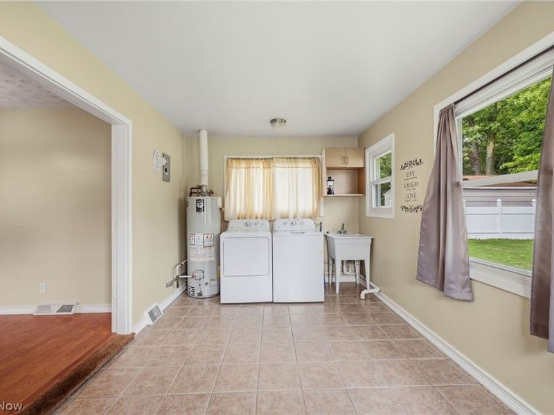 5839 Lake Road , Mentor on the Lake, OH 44060 Photo 14