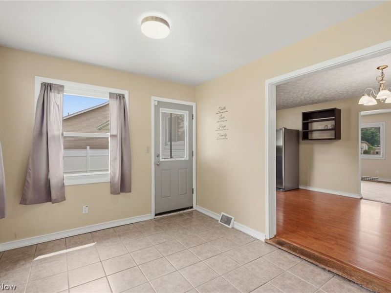 5839 Lake Road , Mentor on the Lake, OH 44060 Photo 15
