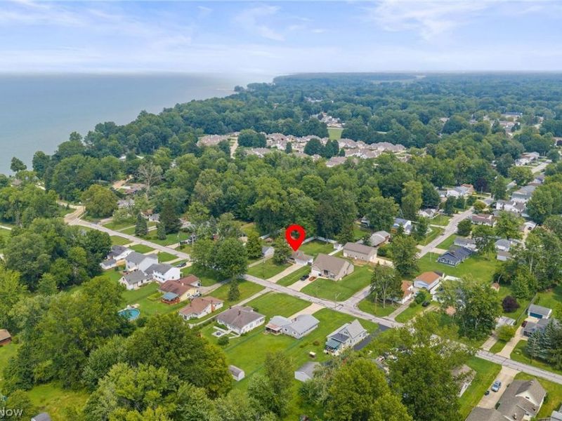 5839 Lake Road , Mentor on the Lake, OH 44060 Photo 2