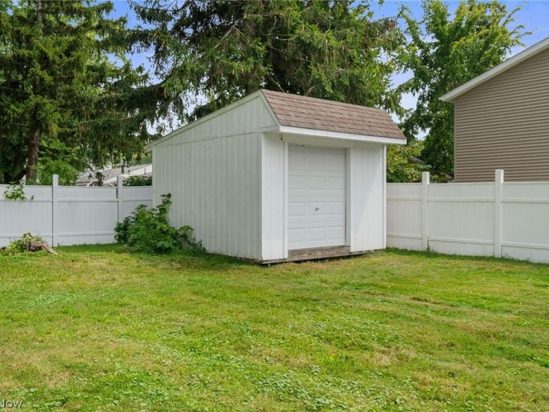 5839 Lake Road , Mentor on the Lake, OH 44060 Photo 32