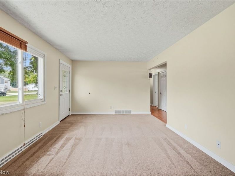 5839 Lake Road , Mentor on the Lake, OH 44060 Photo 8