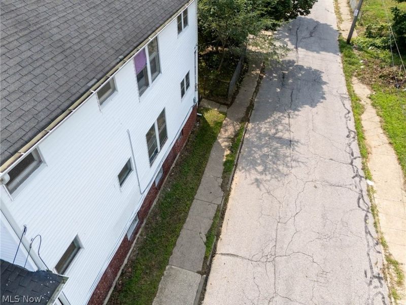 14002 Idarose Avenue, Cleveland, OH 44110 Photo 2