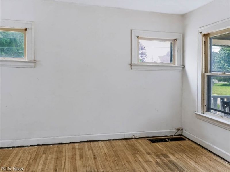 14002 Idarose Avenue, Cleveland, OH 44110 Photo 7