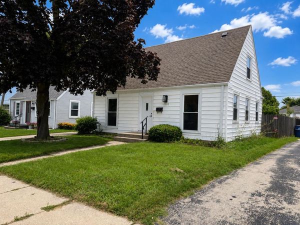 2205 Hayes Ave, Racine, WI 53405