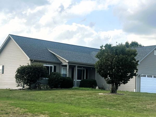 604 S Woodpine Dr, Elkhorn, WI 53121