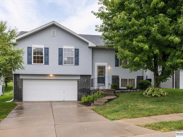 6607 N 79th Street, Omaha, NE 68122