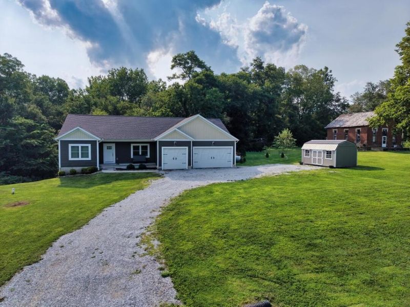 2308 Brownsville Road SE, Newark, OH 43056 Photo 1