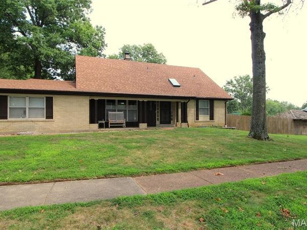 2830 Springridge Drive, St Louis, MO 63129